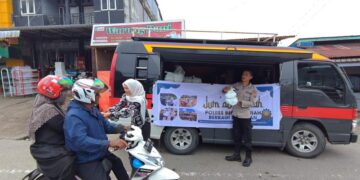 Berbagi Kebahagiaan Di Jumat Berkah, Polres Bener Meriah Bagikan Nasi Kotak Kepada Masyarakat