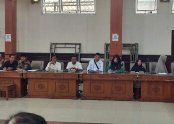 Puluhan Tenaga Honorer Audensi Dengan DPRK Aceh Tengah Tolak Paruh Waktu