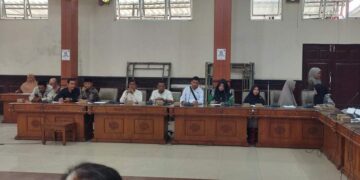 Puluhan Tenaga Honorer Audensi Dengan DPRK Aceh Tengah Tolak Paruh Waktu