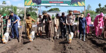 Kapolres Aceh Tengah Pimpin Tanam Jagung Serentak Sejuta Hektare
