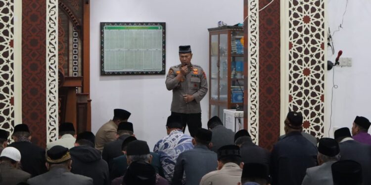 Polres Aceh Tengah Gelar Safari Subuh Di Dua Masjid, Kapolres : Bahaya Judi Dan Rekruitmen Anggota Polri