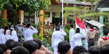 Kakanwil Kemenkum Aceh Jadi Pembina Upacara Di SMK Negeri 1 Takengon
