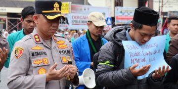 Sikap Humanis Kapolres Aceh Tengah Sambut Dan Kawal Unjuk Rasa AGM Dengan Senyum