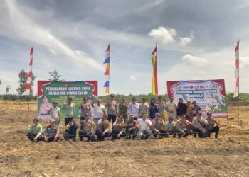 Dukung Swasembada Pangan 2025, Polsek Pangkalan Kuras Tanam Jagung Serentak di Kampung Melati