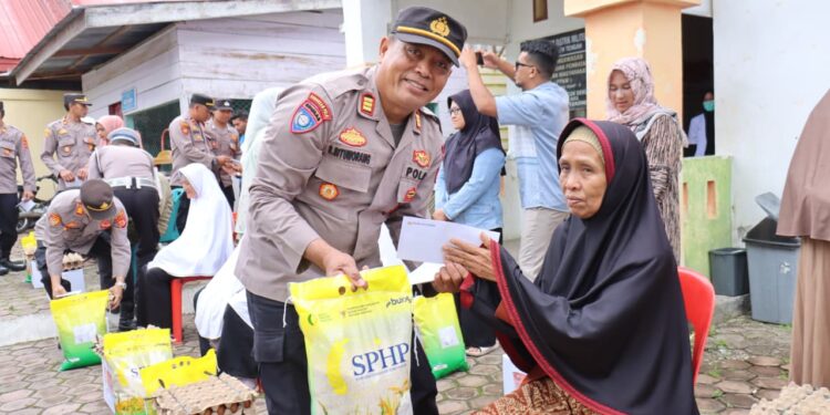 Polres Aceh Tengah Hadir Membawa Berkah, Warga Pucuk Deku Terharu Terima Sembako Dan Layanan Kesehatan Gratis