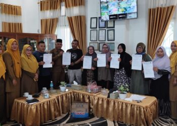 Para Pengelolah Kantin Teken MoU Bersama SMP Negeri 1 Takengon