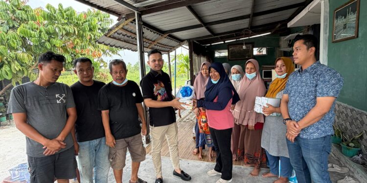 Ketua DPP Elang 3 Hambalang dan Kader Partai Gerindra Pusat Pebriyan Winaldy Lakukan Aksi Sosial Dampak Asap Karhutla