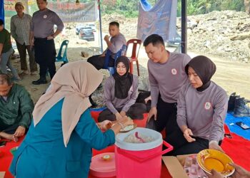 STIK-PTIK Angkatan 83 Salurkan Daging Meugang Dan Masak Untuk Warga Kala Segi Jelang Ramadhan