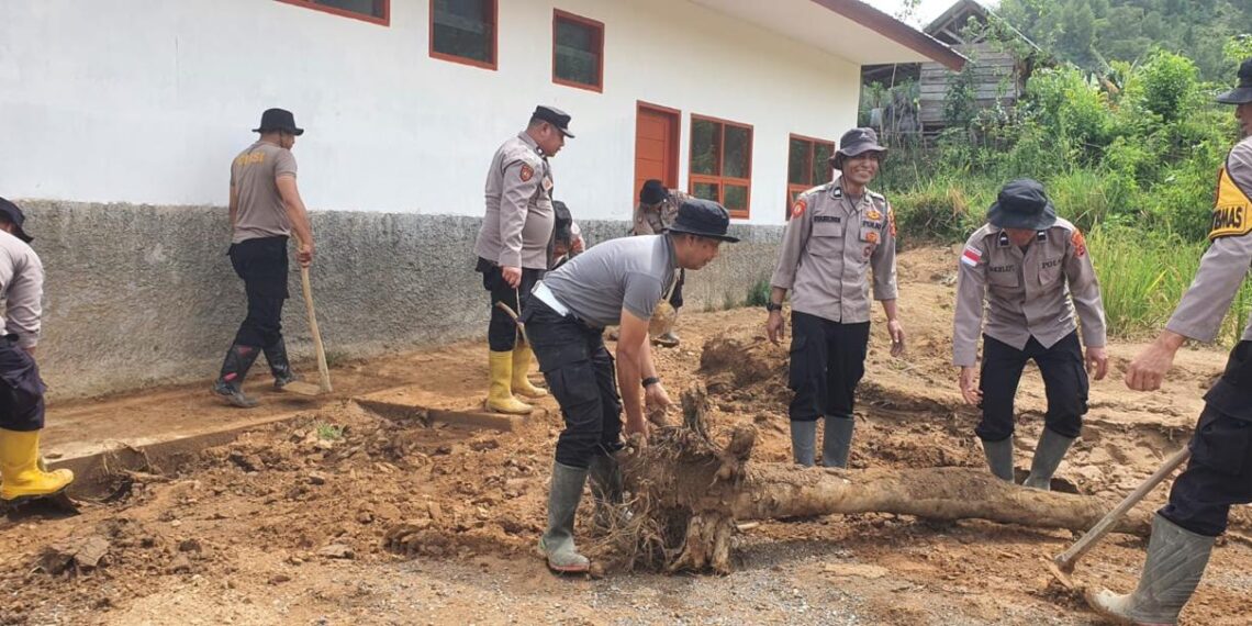 Polri Kurve Dan Gotong Royong Di Fasilitas Pendidikan Dan Kesehatan