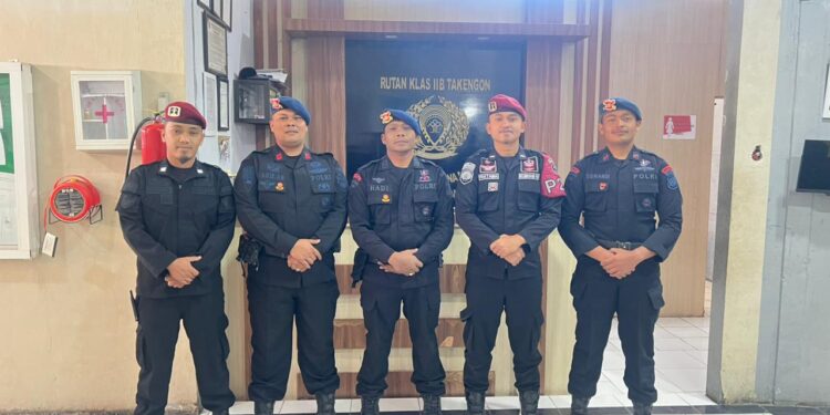 Personel Brimob Polda Aceh Batalyon D Pelopor Melaksanakan Guantibmas Di Rutan Takengon