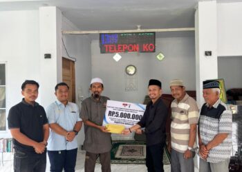 Pebriyan Winaldi Berikan Bantuan Untuk Mesjid Nur Hidayah Pinang Perhentian