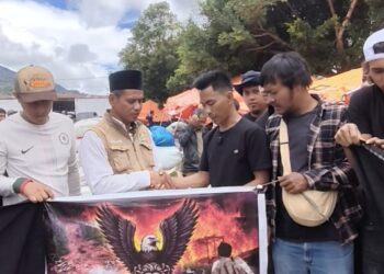 Bantu Ringankan Beban, RESTE Salurkan Bantuan Logistik Ke Kampung Jeget Ayu