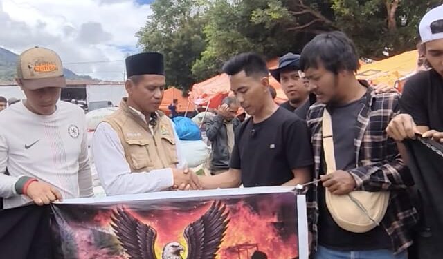 Bantu Ringankan Beban, RESTE Salurkan Bantuan Logistik Ke Kampung Jeget Ayu